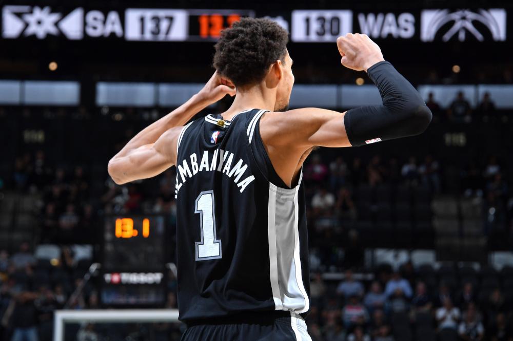 尼潘通过英 尼潘通过英