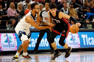 样吸引着球 样吸引着球