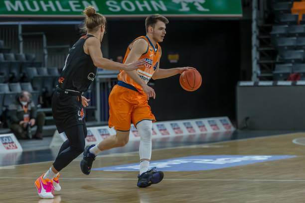 新的传奇 新的传奇